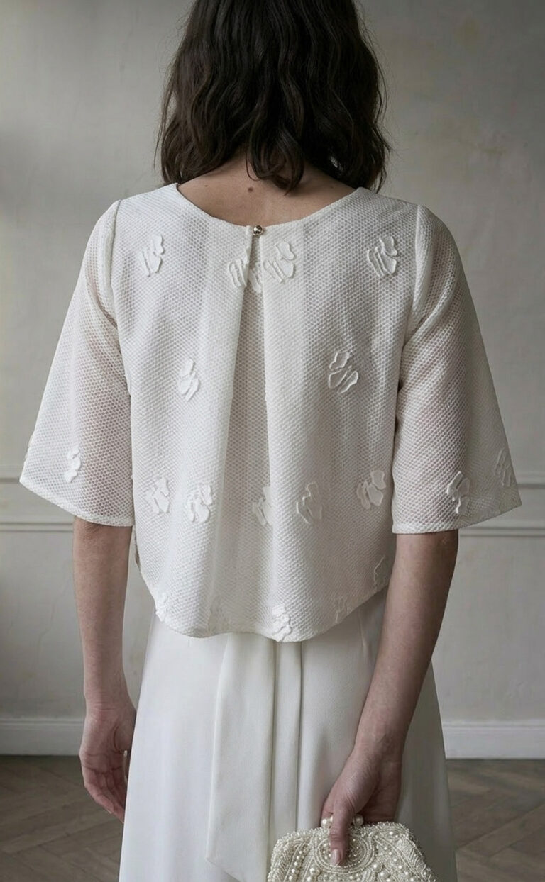 Top mit modernem Blumenmuster