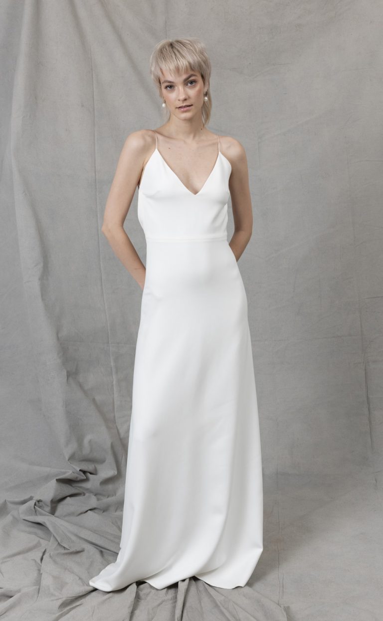 Sleek Wedding Dress: Style Ama