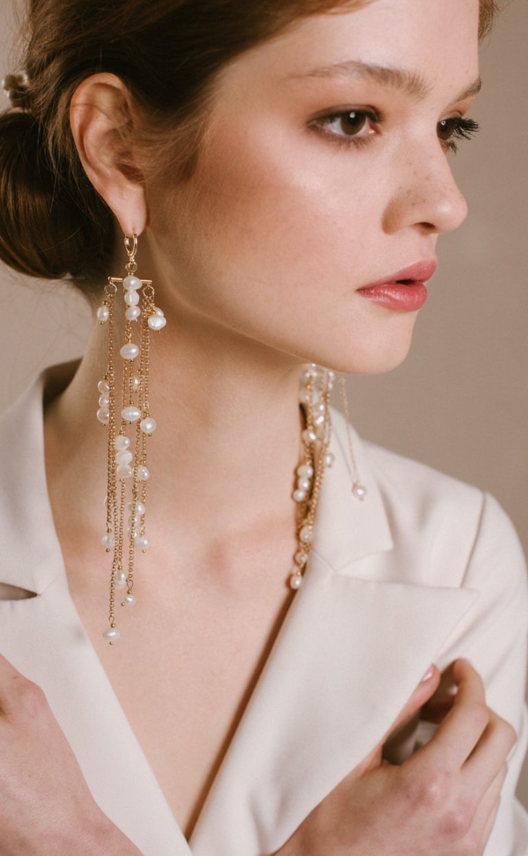 Aphrodite – Ohrringe mit Perlen – in lang oder mittellang