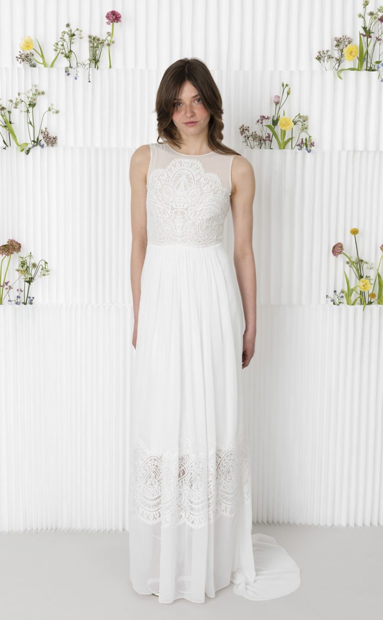 Fließendes Brautkleid: Modell Vikalace