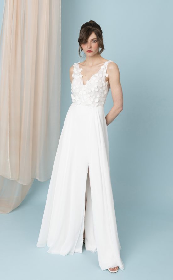 Modernes Brautkleid mit Schlitz Nachhaltiges Brautkleid Wedding Dress with slit sustainable kisui Berlin