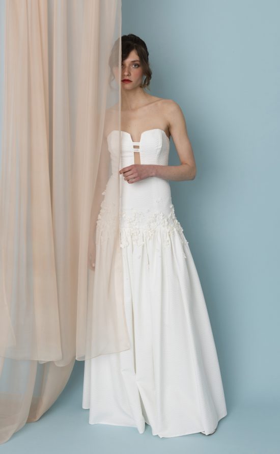 Brautkleid Corsage Schulterfrei modern bestickt kisui Berlin Wedding Dress Corset