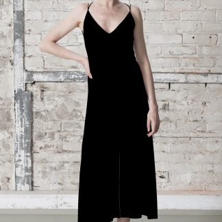 kurzes schwarzes Kleid mit Schlitz und Spaghettiträgern Designerkleid Made in Germany