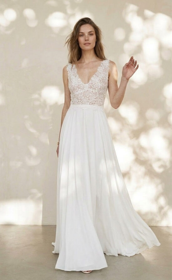 kisui Berlin Brautmode modern, fließend, schlicht, Hochzeitskleid