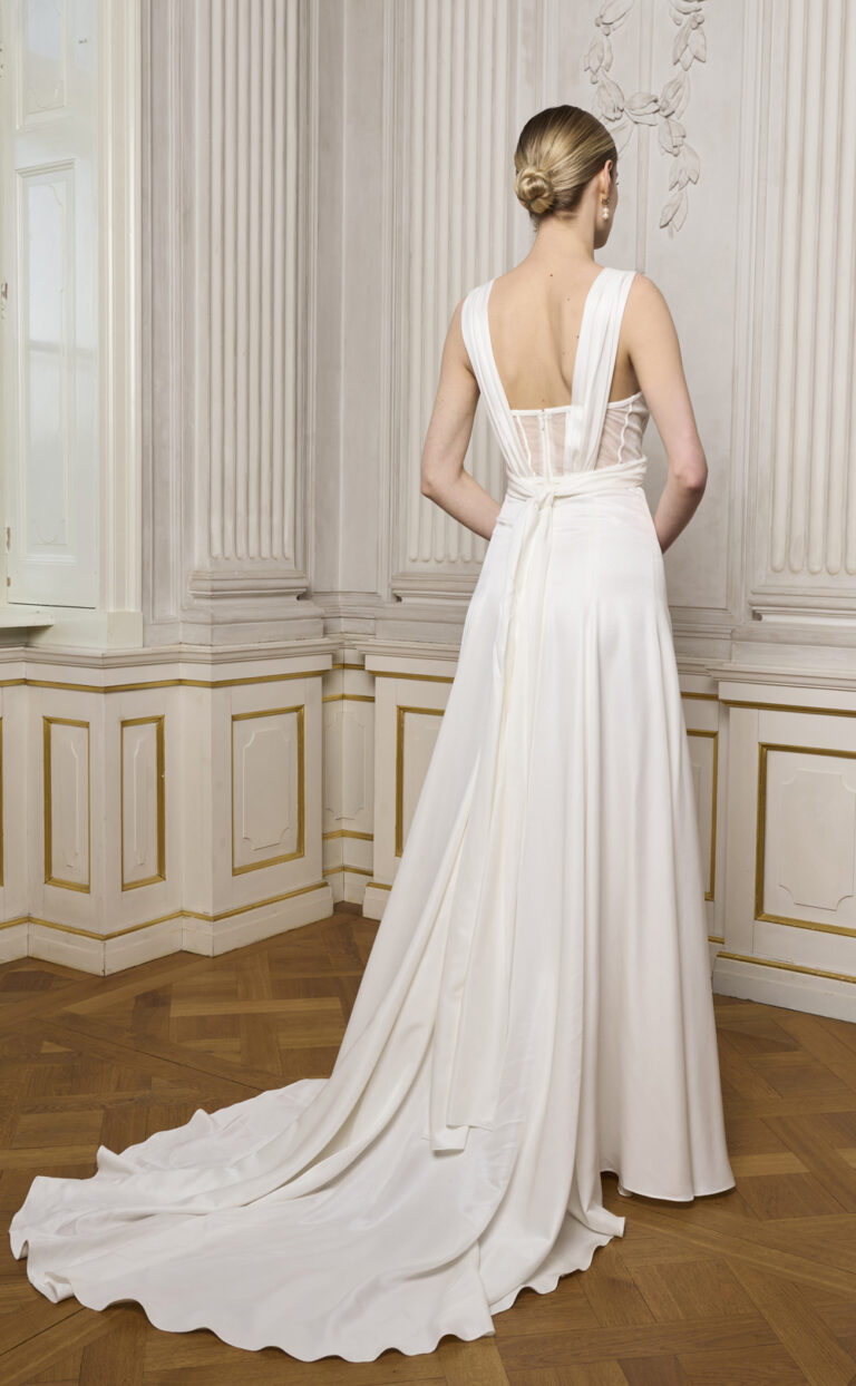 Modern Wedding Dress: Style Amalian