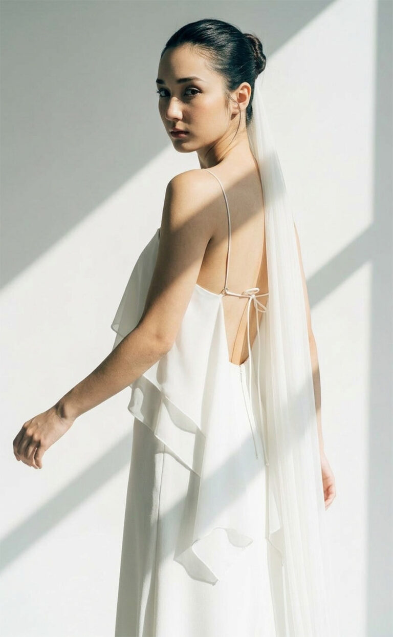 Avoa Top & Soft Silk Rock – Moderner Braut-Zweiteiler mit fließenden Lagen