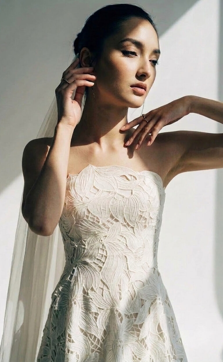 Leniq – Modernes Brautkleid mit exklusivem Laser-Cut-Stoff
