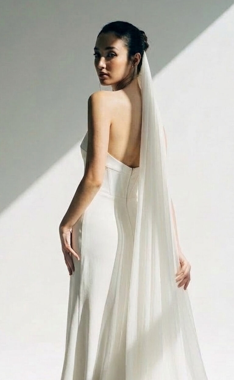 Nadé Pure – Modernes Brautkleid aus italienischem Viskose-Stretch