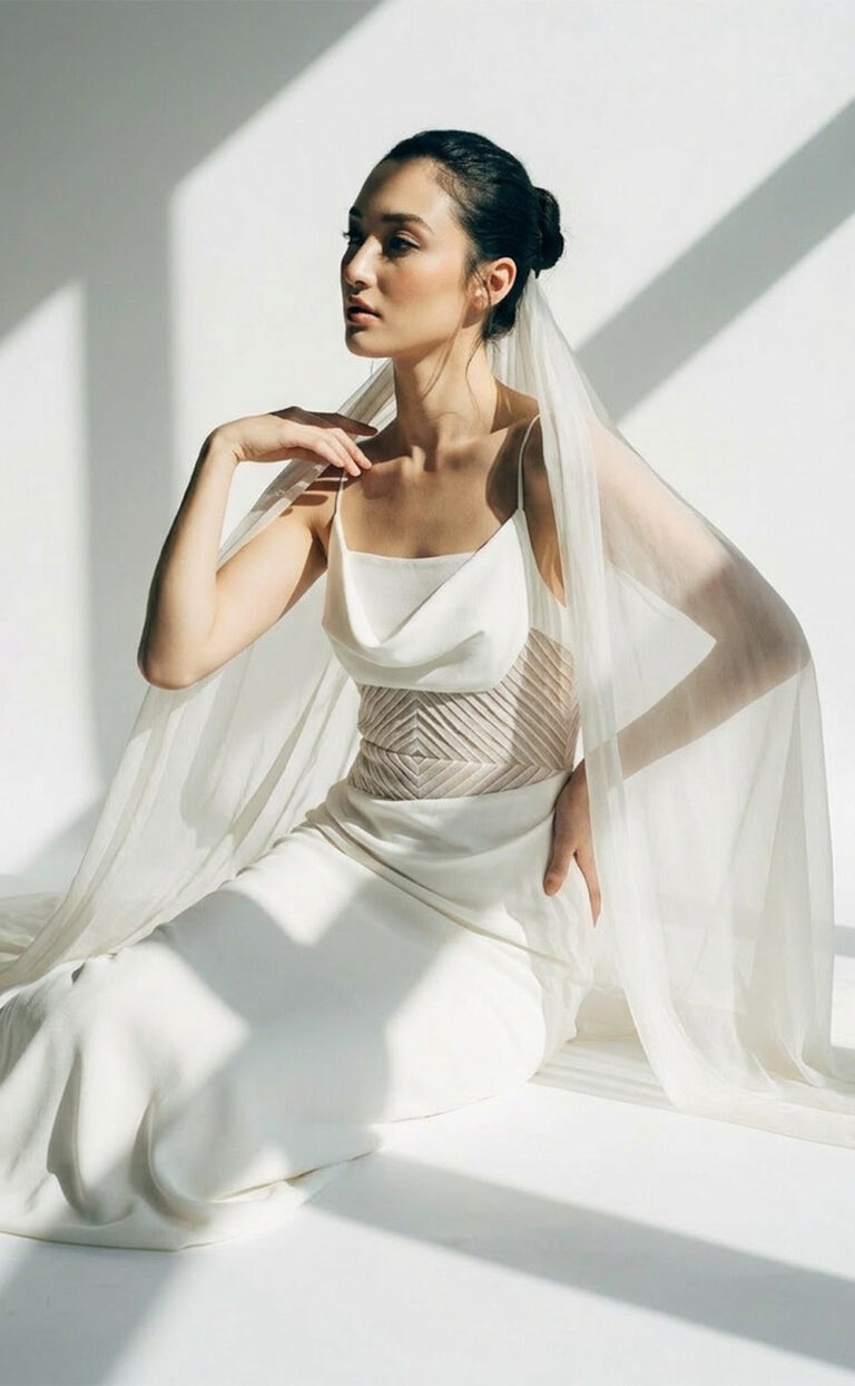 Nadé – Modernes Brautkleid mit geometrischen Tülldetails