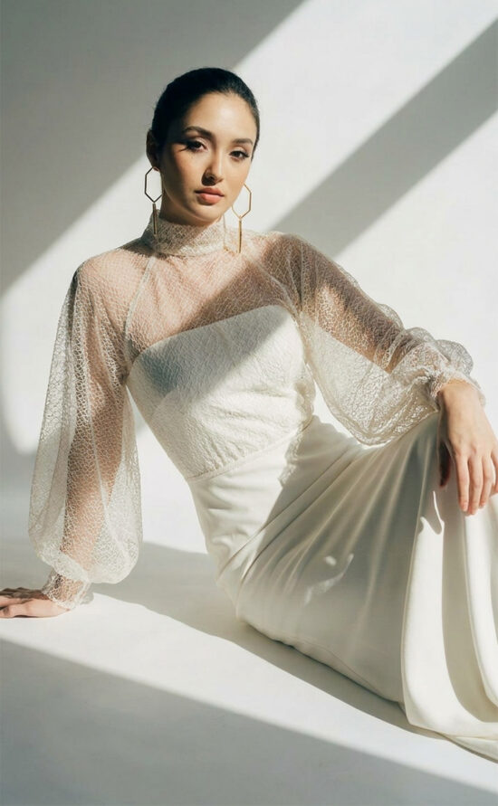 Raya Oversize Lace – Transparentes Brauttop aus französischem Tüll