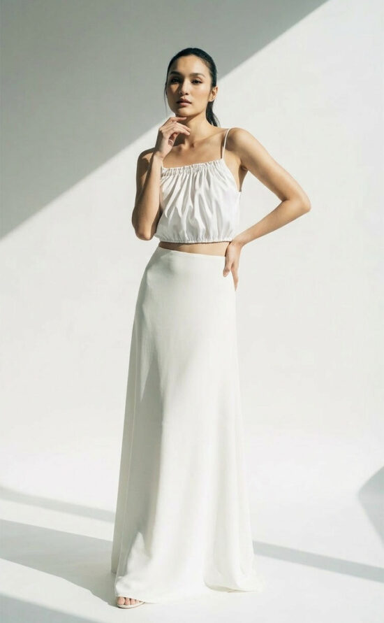 Ruffled Lea Top & Soft Silk Skirt – Modernes zweiteiliges Brautkleid aus veganem Leder und gewaschener Seide