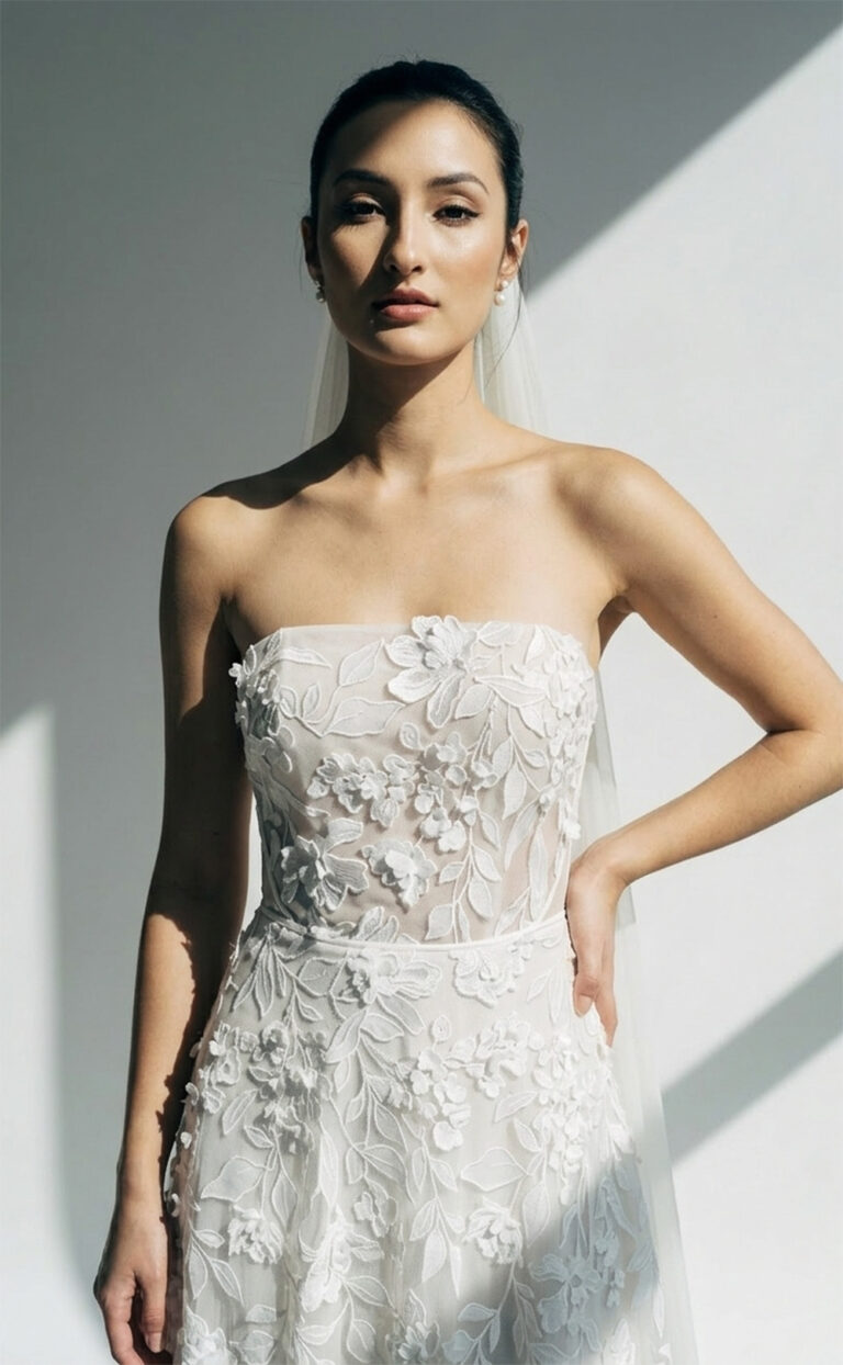 Sureya – Brautkleid mit floraler 3D-Blütenstickerei